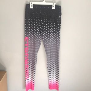 ON SALE! Athletic “Strong” leggings